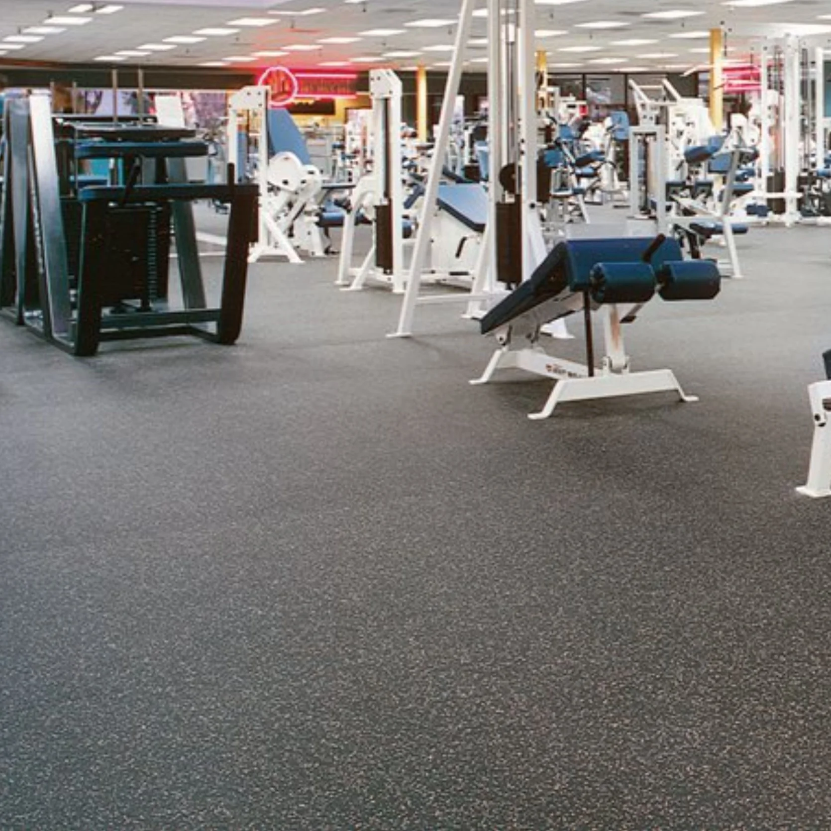 Cannons UK Smirna Series Gym Flooring Rolls 8mm - Image 3