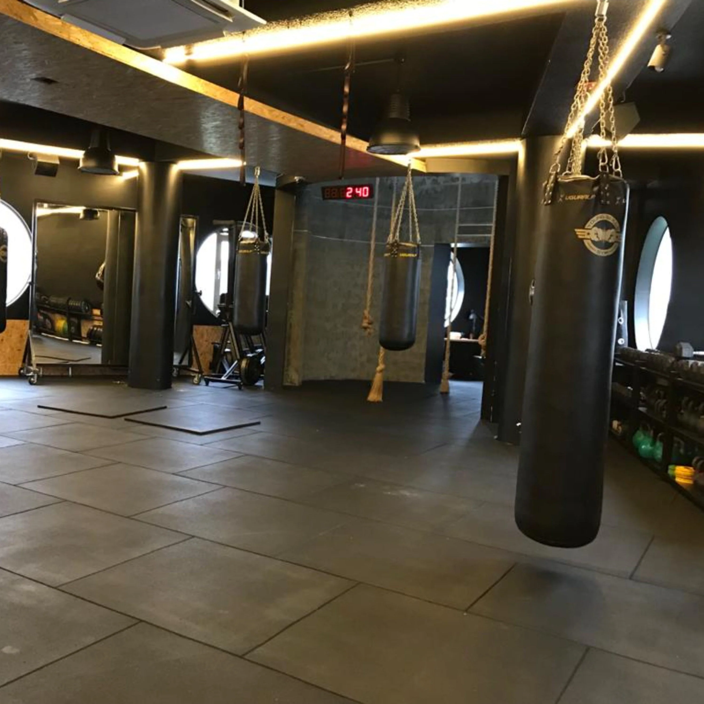 Flatline PRO Black Rubber Gym Flooring – 1m x 1m x 15mm - Image 2